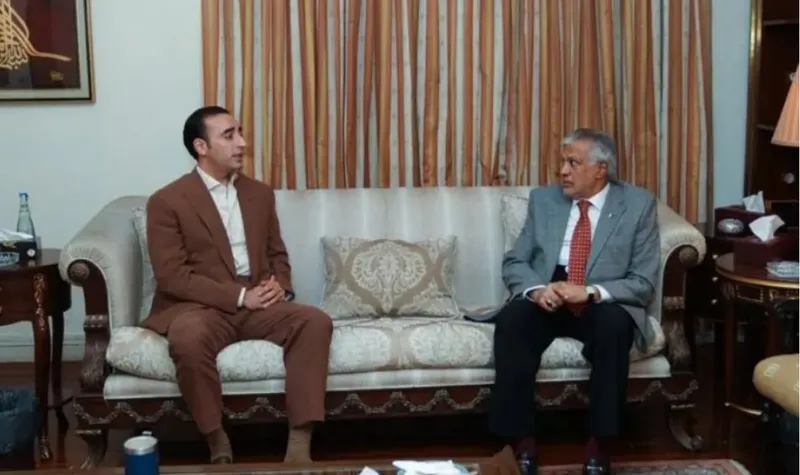 بلاول بھٹو اور اسحاق ڈار کی اہم ملاقات، آزاد کشمیر انتخابات پر تبادلہ خیال (تصویر 1)