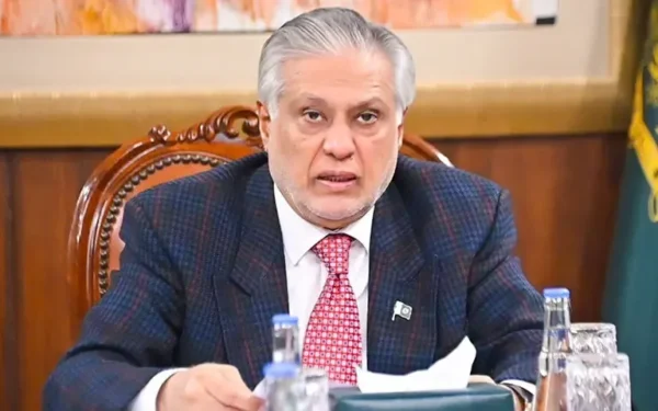 نائب وزیراعظم اسحاق ڈار 33 ویں آسیان ریجنل فورم کیلئے فلپائن روانہ