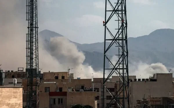 ایران پر امریکی حملوں کی نئی لہر، خلیجی خطے میں کشیدگی عروج پر