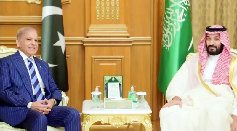 وزیراعظم شہباز شریف کی سعودی ولی عہد محمد بن سلمان سے ملاقات، اقتصادی تعاون اور سرمایہ کاری کے فروغ پر تبادلہ خیال