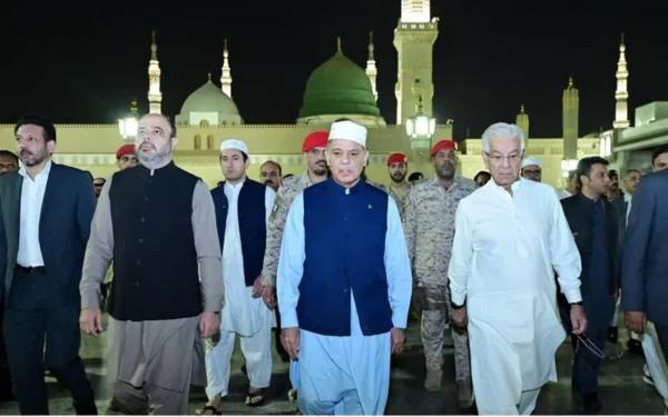 وزیراعظم شہباز شریف مدینہ منورہ پہنچ گئے، مسجد نبوی ﷺ میں حاضری اور نوافل ادا کیے