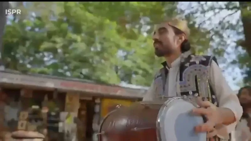 آئی ایس پی آر نے یومِ آزادی کی مناسبت سے براہوی زبان میں نیا ملی نغمہ جاری کردیا (تصویر 2)