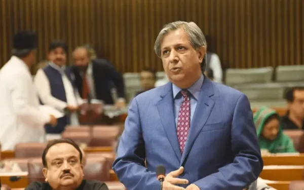 حکومت کا بانی پی ٹی آئی کی صحت سے متعلق سپریم کورٹ کے حکم پر نظرثانی کے لئے رجوع کرنے کا اعلان