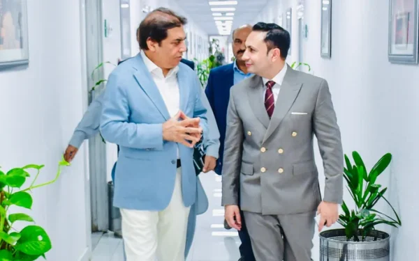 وزیر ریلوے حنیف عباسی اور سردار یاسر الیاس کی ملاقات (تصویر 1)