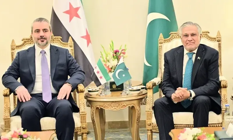 شام کے وزیر خارجہ اسلام آباد پہنچ گئے، اسحاق ڈار نے استقبال کیا (تصویر 3)