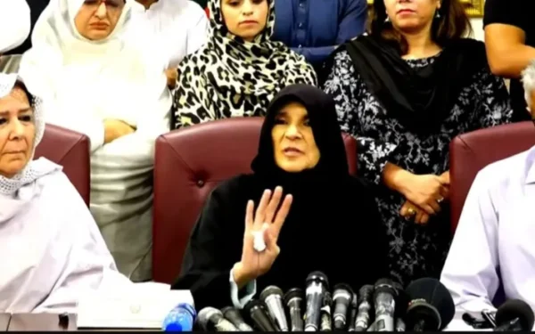 عمران خان کا قیدِ تنہائی اور مبینہ ٹارچر کا دعویٰ، ڈاکٹر عظمیٰ کی پریس کانفرنس، ملاقات و علاج تفصیلات بتا دیں (تصویر 1)