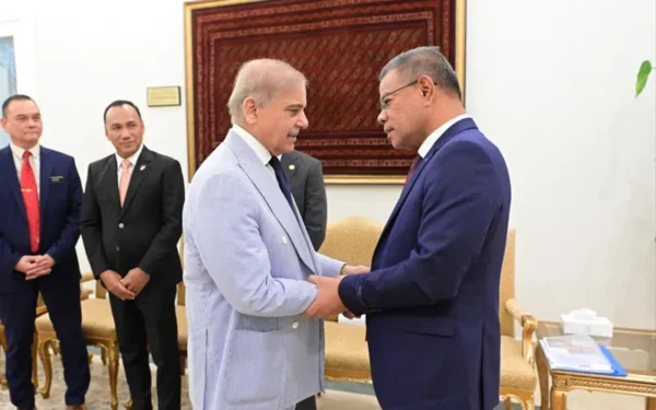 وزیراعظم شہباز شریف سے ملائیشین وزیر داخلہ کی اسلام آباد میں ملاقات (تصویر 1)