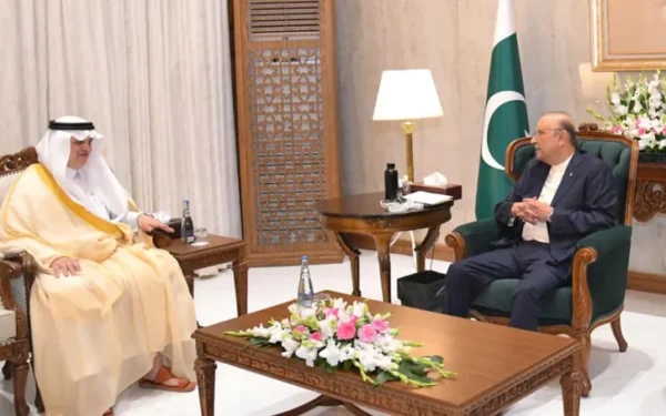 صدر زرداری کی سعودی سفیر نواف بن سعید المالکی کی پاک سعودی تعلقات کے فروغ میں خدمات کی تعریف (تصویر 1)