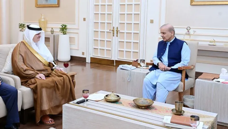 وزیراعظم شہباز شریف سے سعودی سفیر کی الوداعی ملاقات