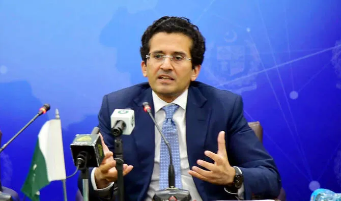 وفاقی وزیر علی پرویز ملک کی سوئی سدرن گیس کمپنی کے اجلاس میں شرکت