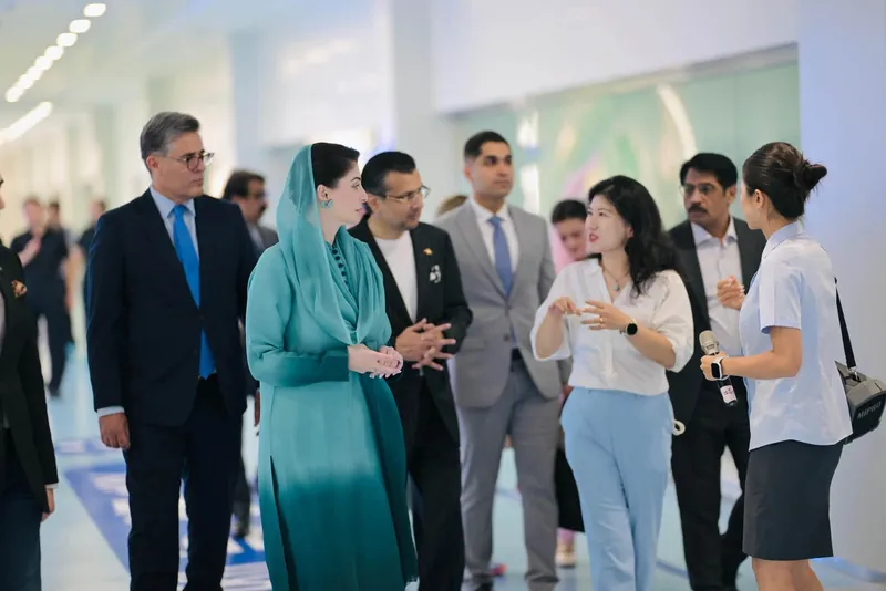 وزیراعلیٰ پنجاب مریم نواز شریف کا چین کی معروف ٹائرن وزڈم ڈیری کمپنی کا دورہ (تصویر 4)
