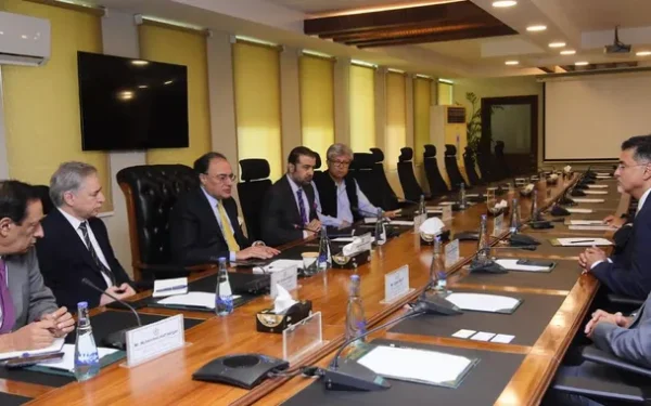 وزیرخزانہ محمداورنگزیب سے سعودی آسیاد گروپ کے وفد کی ملاقات، سرمایہ کاری میں دلچسپی (تصویر 1)