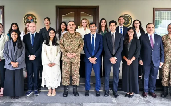 آرمی چیف کی ہارورڈ بزنس اسکول کے طلبہ سے ملاقات، تعلیم، ہنرمندی اور حقائق پر مبنی تجزیے کی اہمیت پر زور