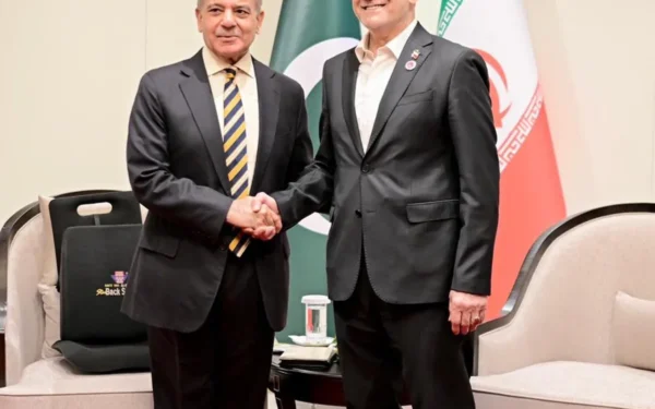 پاکستان اور ایران خطے میں امن کے فروغ اور کشیدگی میں کمی کے لئے کردار ادا کرتے رہیں گے، وزیراعظم شہباز شریف