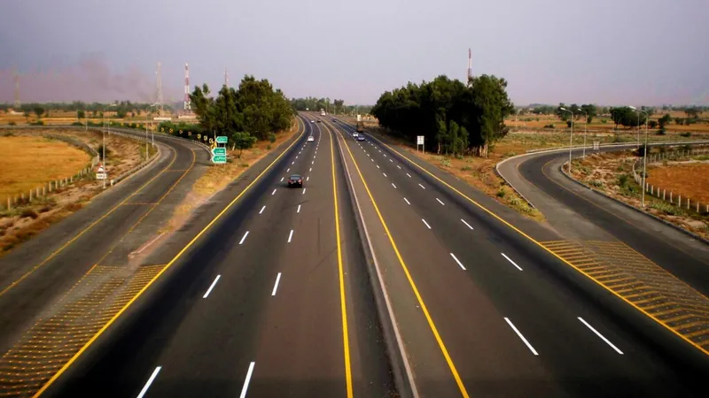 ایکنک نے لاہور–ساہیوال–بہاولنگر موٹروے منصوبے کی منظوری دے دی، 407 ارب روپے لاگت، 295 کلومیٹر روٹ برقرار رکھنے کا فیصلہ