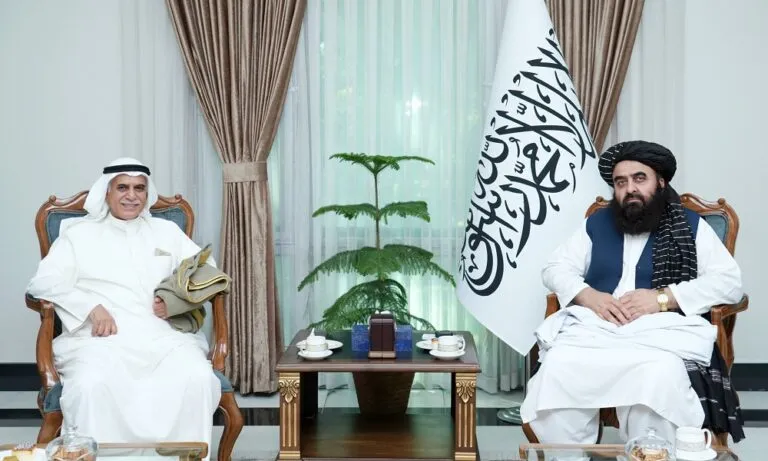 افغان وزیر خارجہ امیر خان متقی کی کویتی السایر گروپ کے سربراہ سے ملاقات