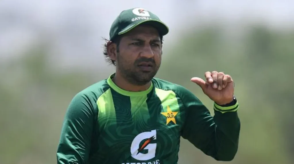 پاکستان کرکٹ بورڈ کا بڑا ایکشن، سرفراز احمد ہیڈ کوچ کے عہدے سے فارغ، 7 کھلاڑی وطن واپس طلب