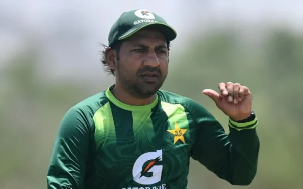 پاکستان کرکٹ بورڈ کا بڑا ایکشن، سرفراز احمد ہیڈ کوچ کے عہدے سے فارغ، 7 کھلاڑی وطن واپس طلب