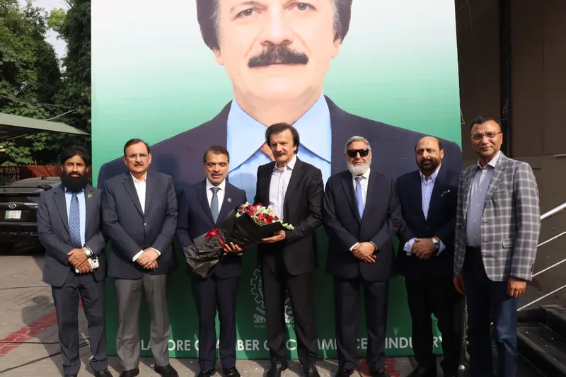 برآمدی شعبے پر سپر ٹیکس ختم، نئی صنعتی پالیسی کا اعلان (تصویر 2)