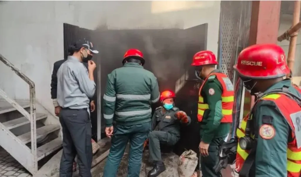 لاہور جنرل ہسپتال کے گائنی وارڈ میں آتشزدگی، حاملہ خواتین سمیت 70 افراد بحفاظت نکال لیے گئے