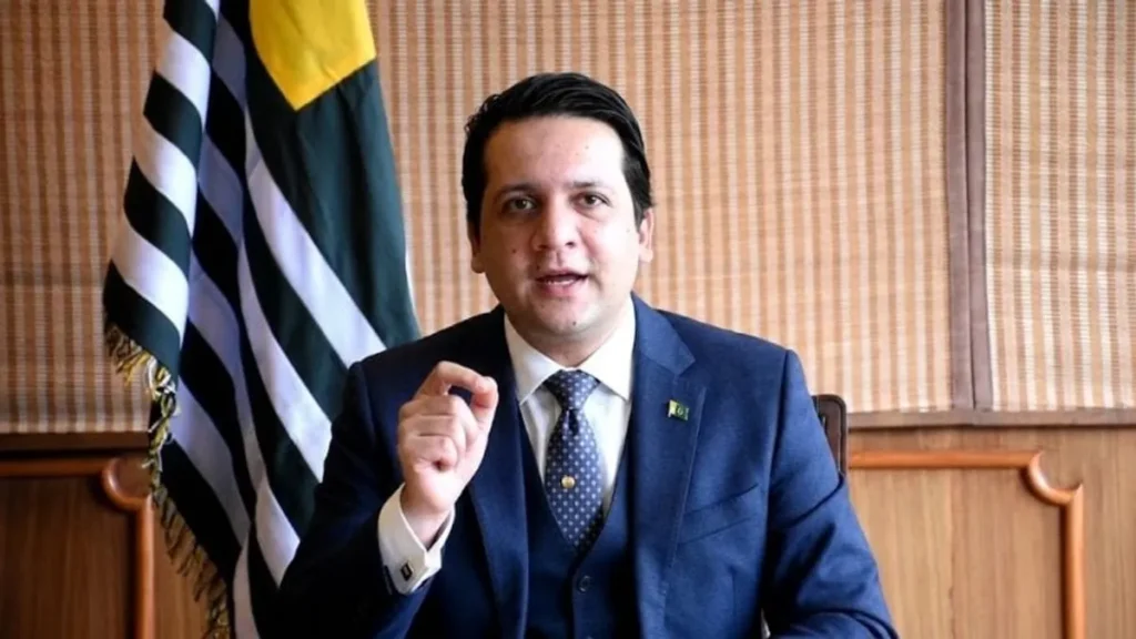 آزاد کشمیر کابینہ کے 8 وزراء کو محکمے الاٹ، باضابطہ نوٹیفکیشن جاری (تصویر 1)