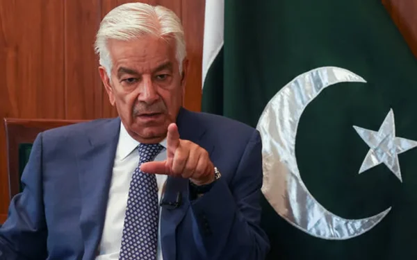 نئے صوبوں کے معاملے پر پیپلز پارٹی دوغلی پالیسی پر چل رہی ہے، سرائیکی صوبہ کی حامی، سندھ کی تقسیم پر سندھو دیش کی بات، خواجہ آصف (تصویر 1)