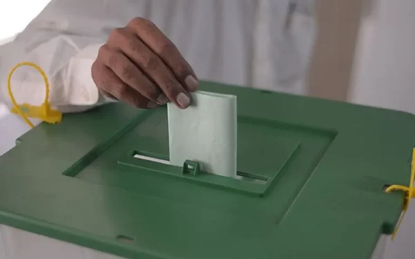 12 اضلاع چھوڑ کر خیبرپختونخوا میں بلدیاتی انتخابات کرانے کا حکم
