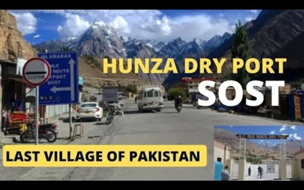 پاکستان اور چین کے کسٹمز حکام سوست خنجراب بارڈر گرین چینل معاہدے پر دستخط کر رہے ہیں۔
