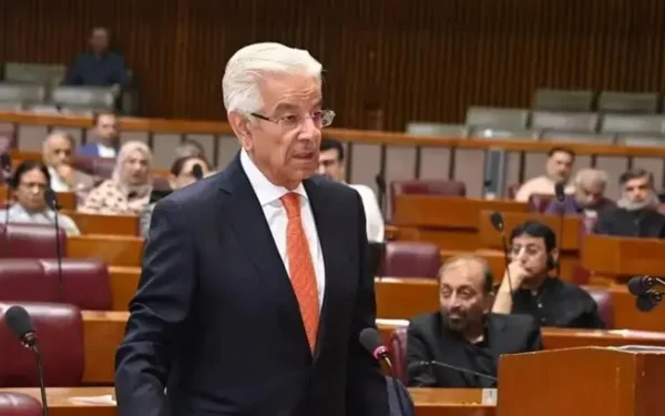 وزیر دفاع خواجہ محمد آصف قومی اسمبلی میں خطاب کرتے ہوئے