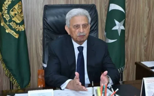 وفاقی وزیر رانا تنویر حسین کپاس کی پیداوار میں اضافہ کرنے کے حوالے سے اجلاس کی صدارت کر رہے ہیں۔